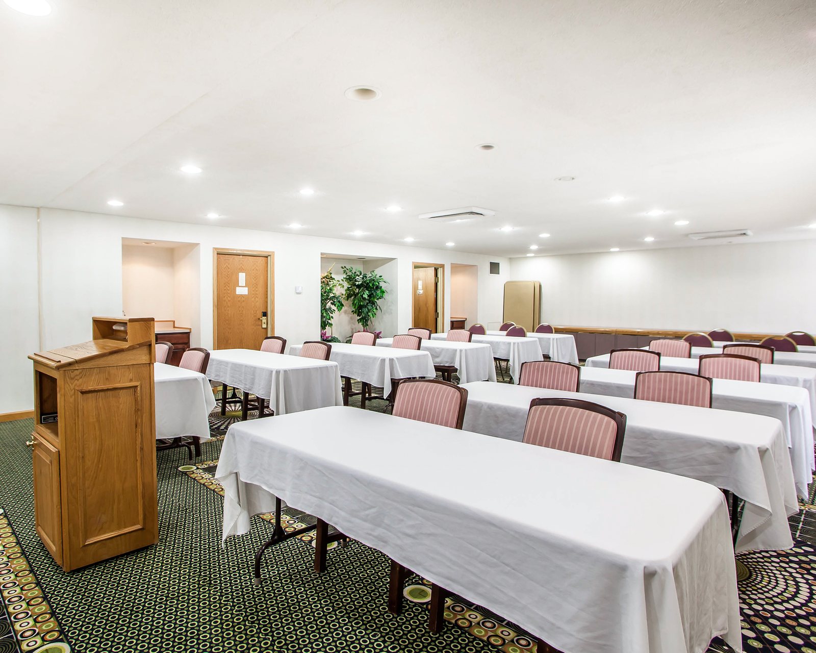Rooms & Suites