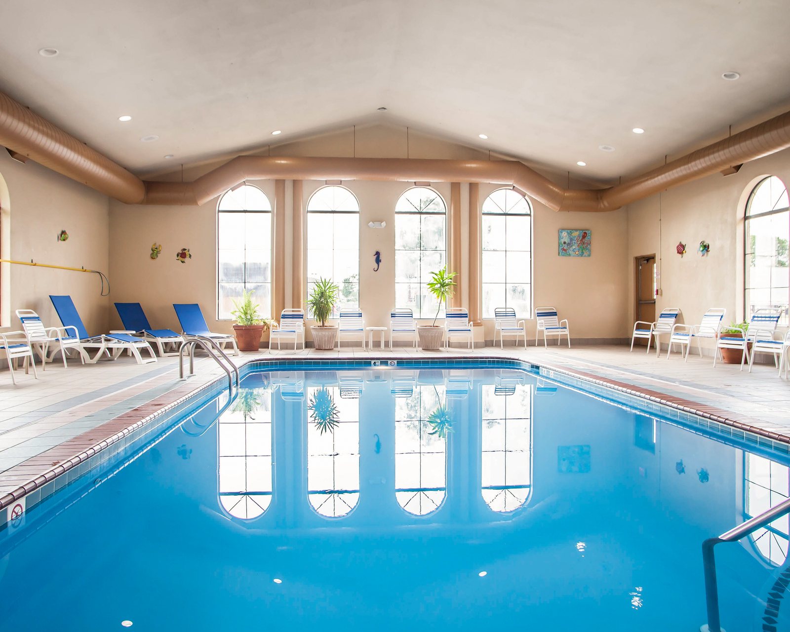 Comfort Inn Bourbonnais — Pool