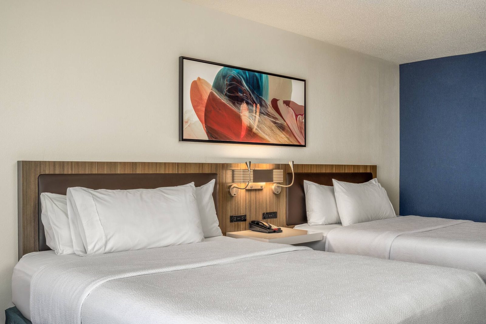Rooms & Suites